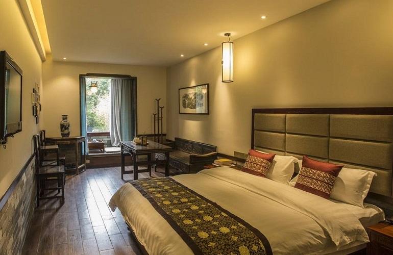 Antique Room with Lake View, Aroma Tea House