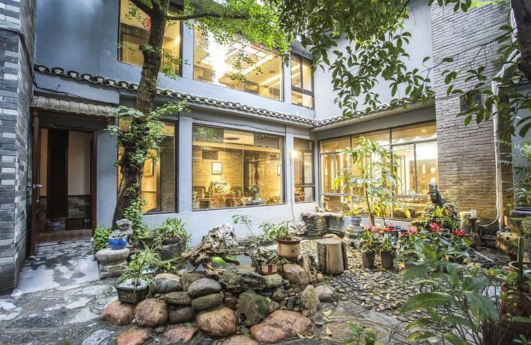 Courtyard, Aroma Tea House