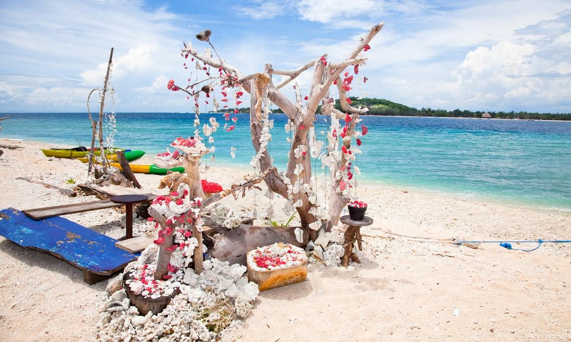 Shell decoration, Gili Meno