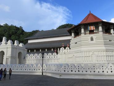 Temple of the Tooth, Kandy