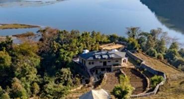 The Pavilions Himalayas Lake View 