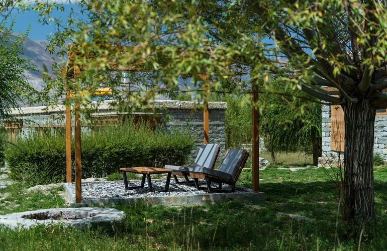 Exterior, Lchang Nang Retreat