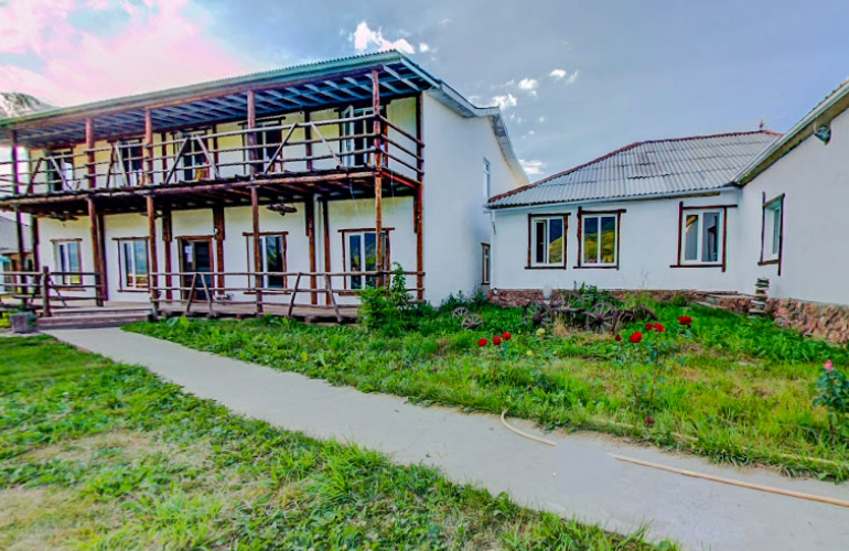 Ashu Guesthouse, exterior