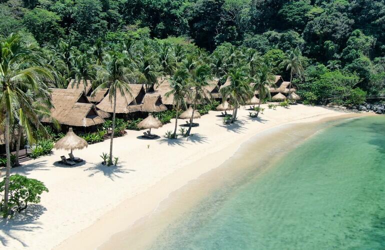 Beach Front Villa, Cauayan Island Resort