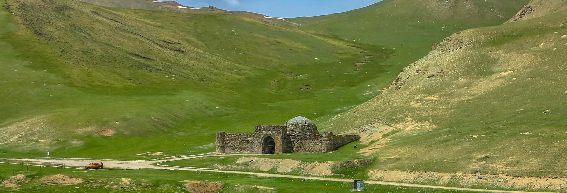 Yurt Camp Tash Rabat