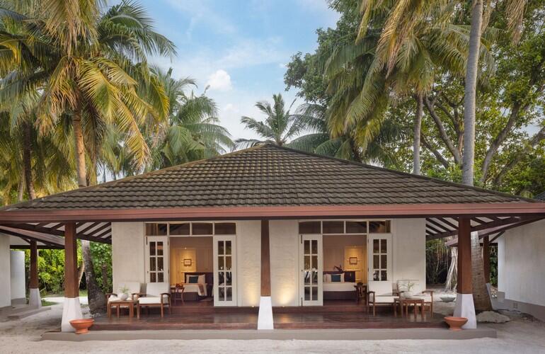 Deluxe Beach Villa, Adaaran Select Meedhupparu
