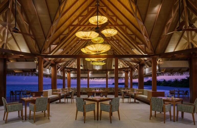 Ralu Overwater Restaurant, Heritance Aarah