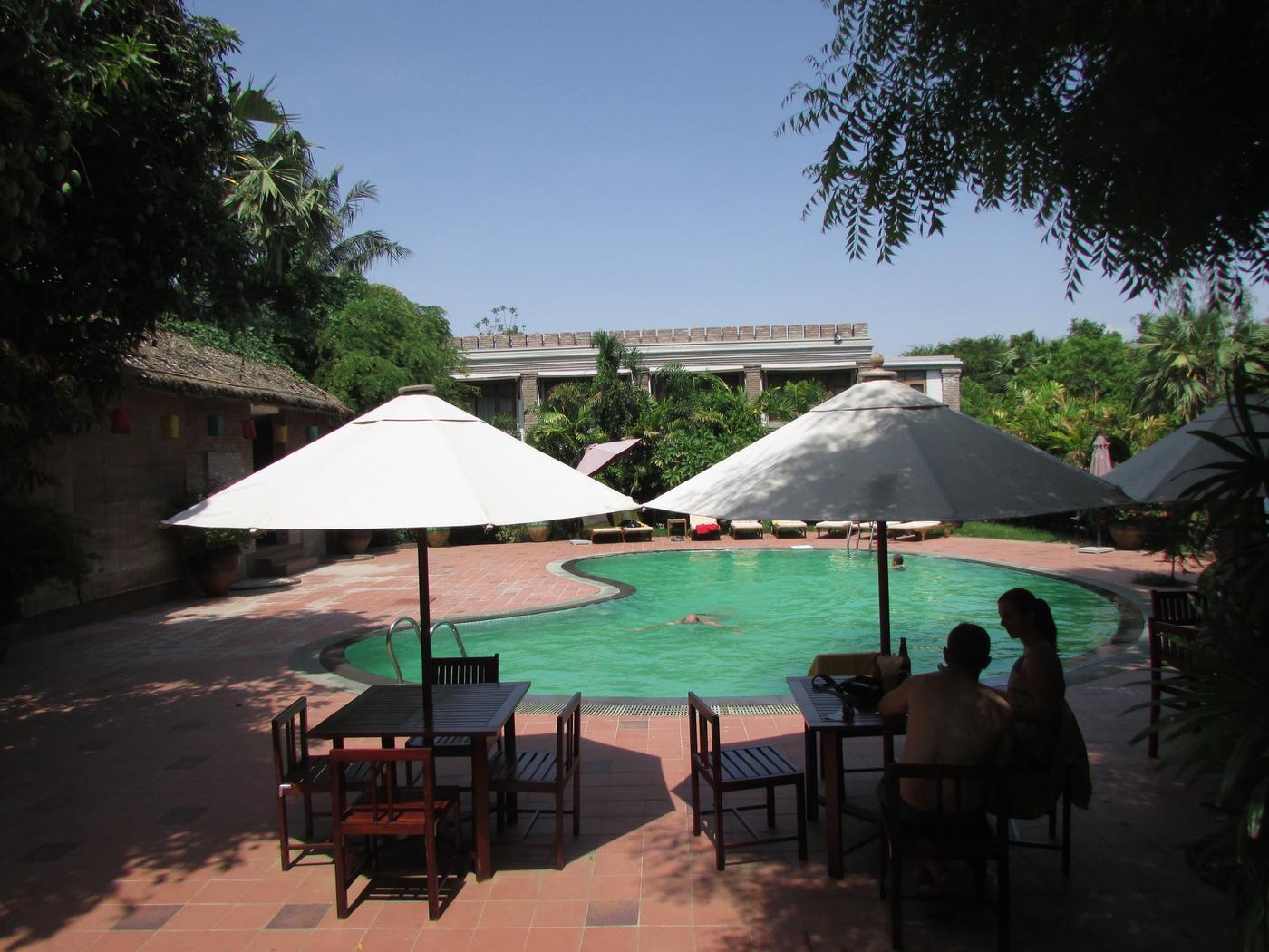 Swimming pool, Shwe Yee Pwint