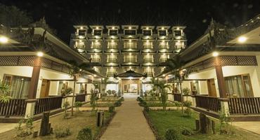 Yadanarpon Dynasty Hotel