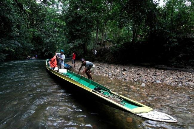 Boat journey to Lubok Kasai