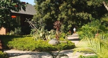 Tharabar Gate Hotel