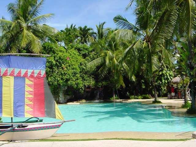 Swimming pool, Maribago Bluewater Beach Resort