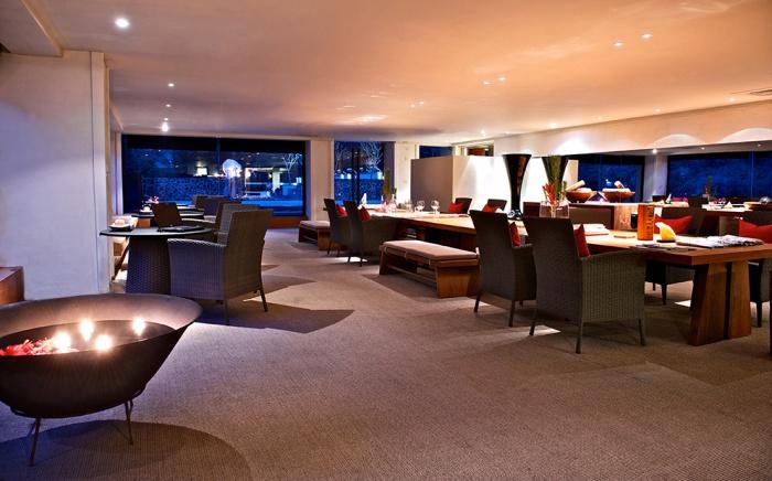 The Retreat Lounge, Silks Place