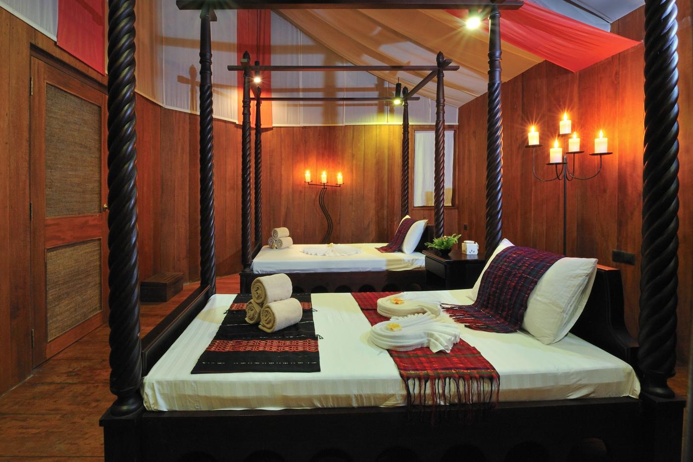Bedroom, Malikha Lodge