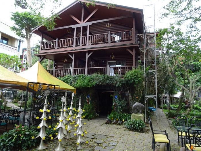 Full House Guesthouse