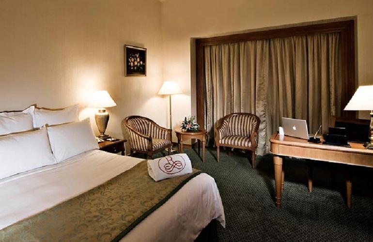 Bedroom, Renaissance Hotel