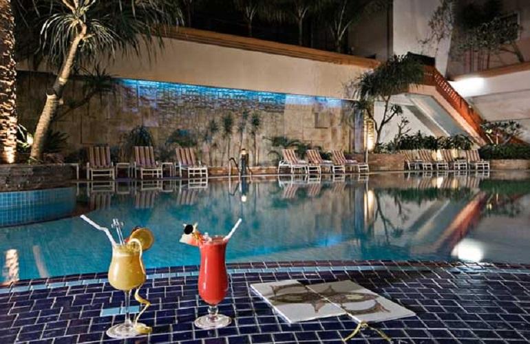 Swimming Pool, Renaissance Hotel