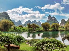 Yangshuo Mountain Retreat