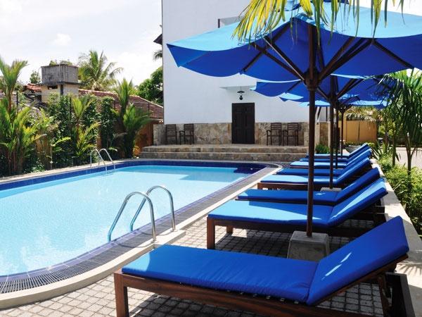 Swimming pool, St Lachlan Hotel