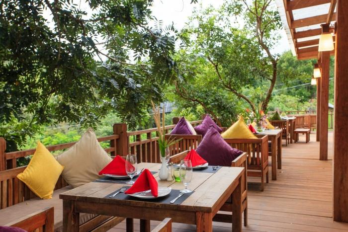 Lobby terrace, Mayura Hill Hotel & Resort