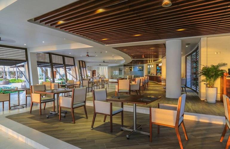 Flow Restaurant, The Shells Resort & Spa