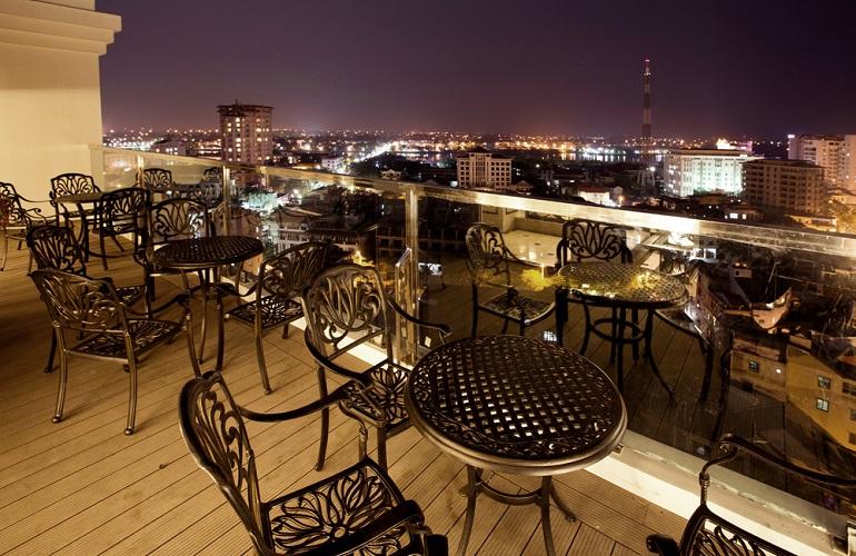 Sky Bar, Eldora Hotel