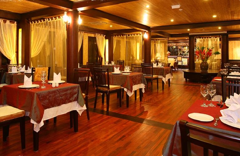 Restaurant, Halong Jasmine