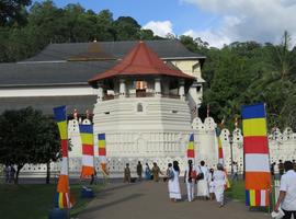 Temple of the Tooth, Kandy