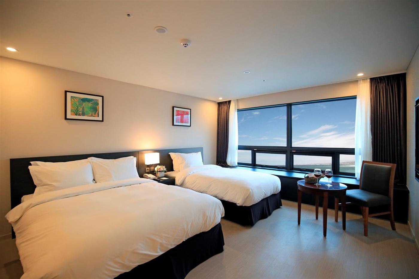 Guestroom, Best Western Jeju City