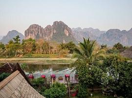 Elephant Crossing, Vang Vieng