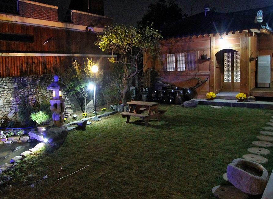 Courtyard at night, Doldam House, Jeonju