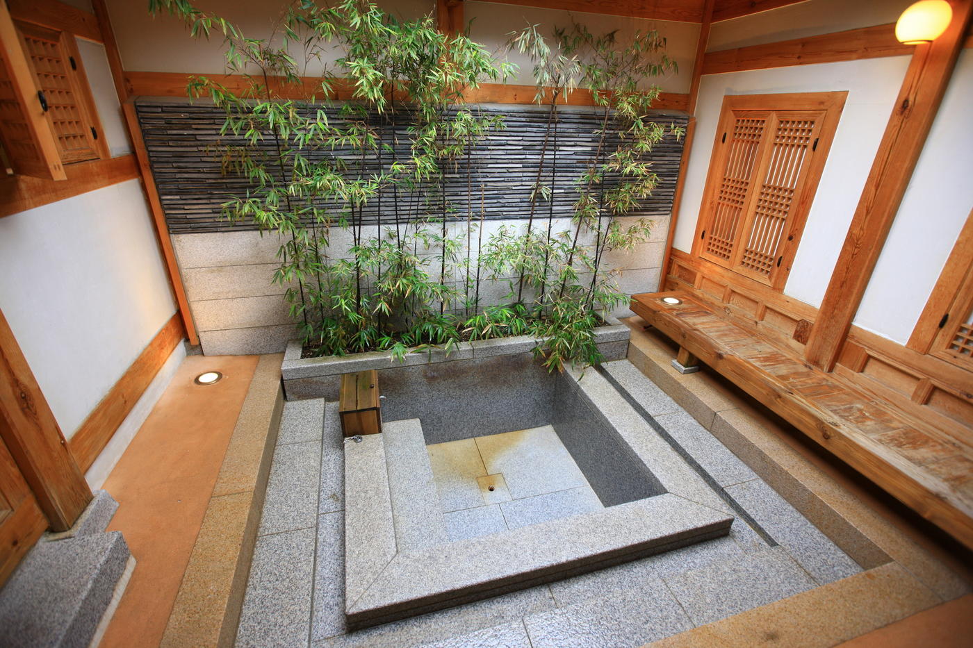 Outdoor Bath, Ragung, Gyeongju