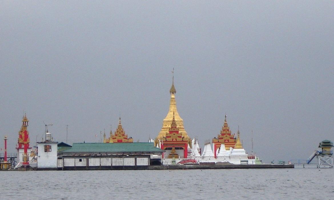 Inndawgyi Lake Shwe Myintzu Pagoda 1