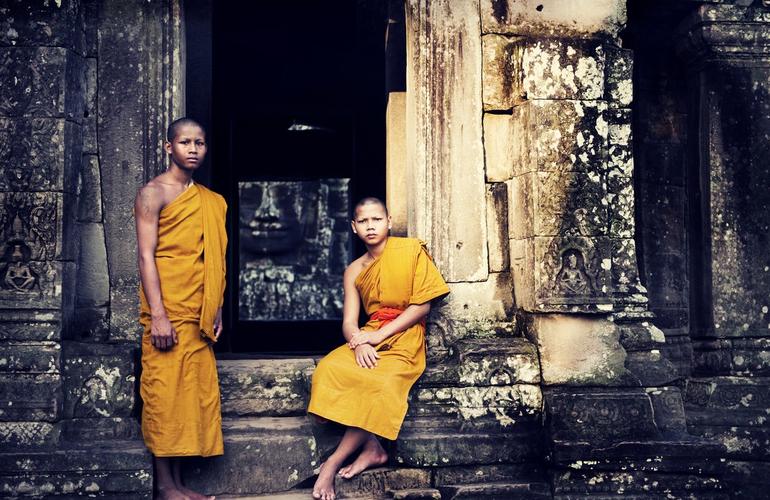 Monks, Angkor Wat