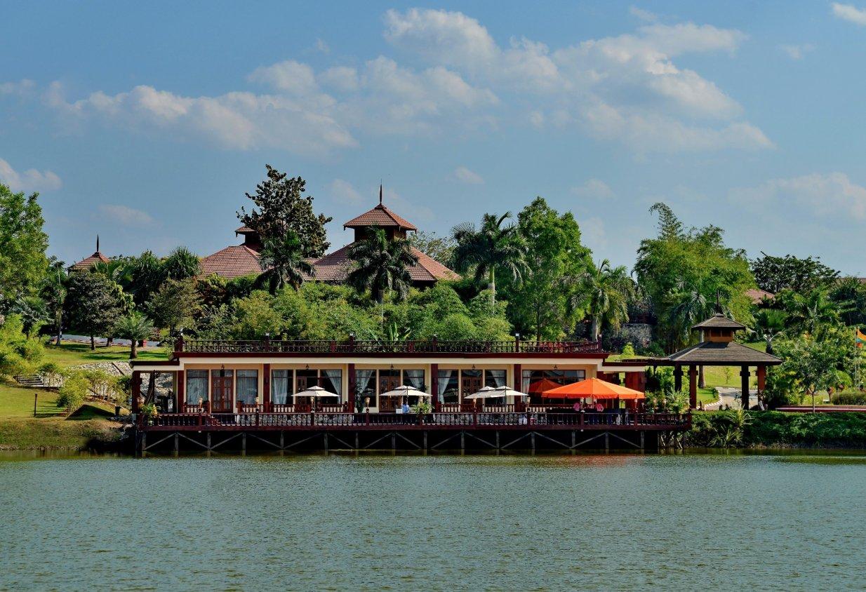 Aureum Palace Hotel & Resort
