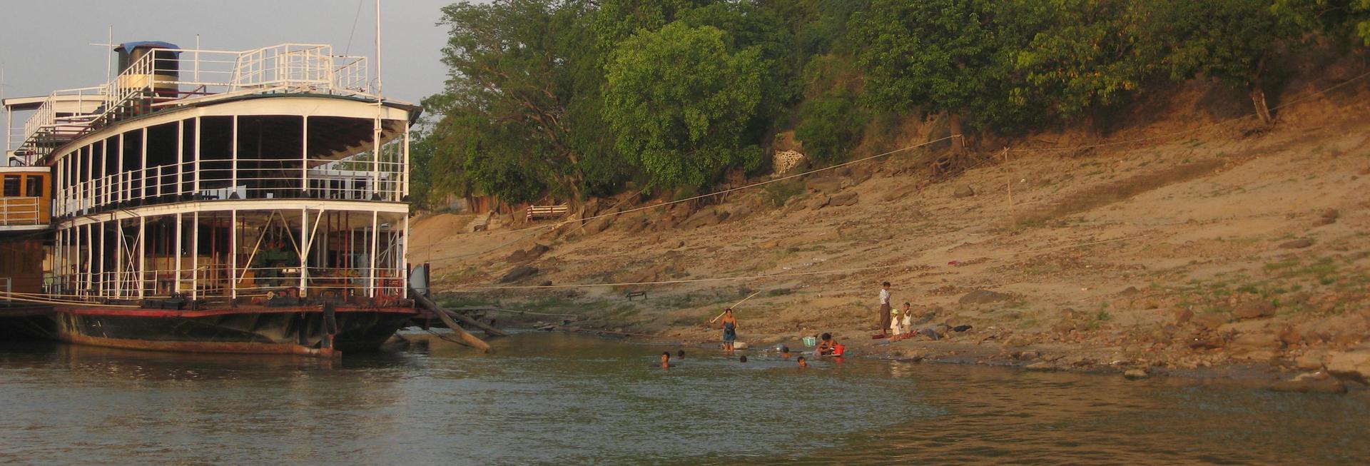 Life by the riverbank, Irrawaddy River