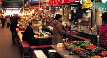 Eat at Gwangjang Market