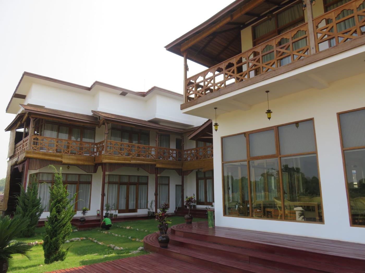 Loikaw Lodge