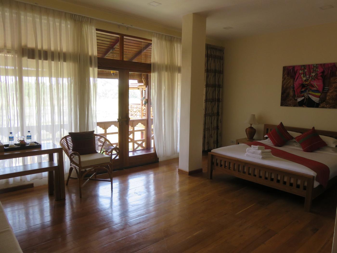 Room, Loikaw Lodge