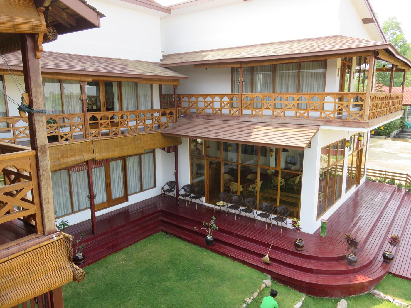 Loikaw Lodge
