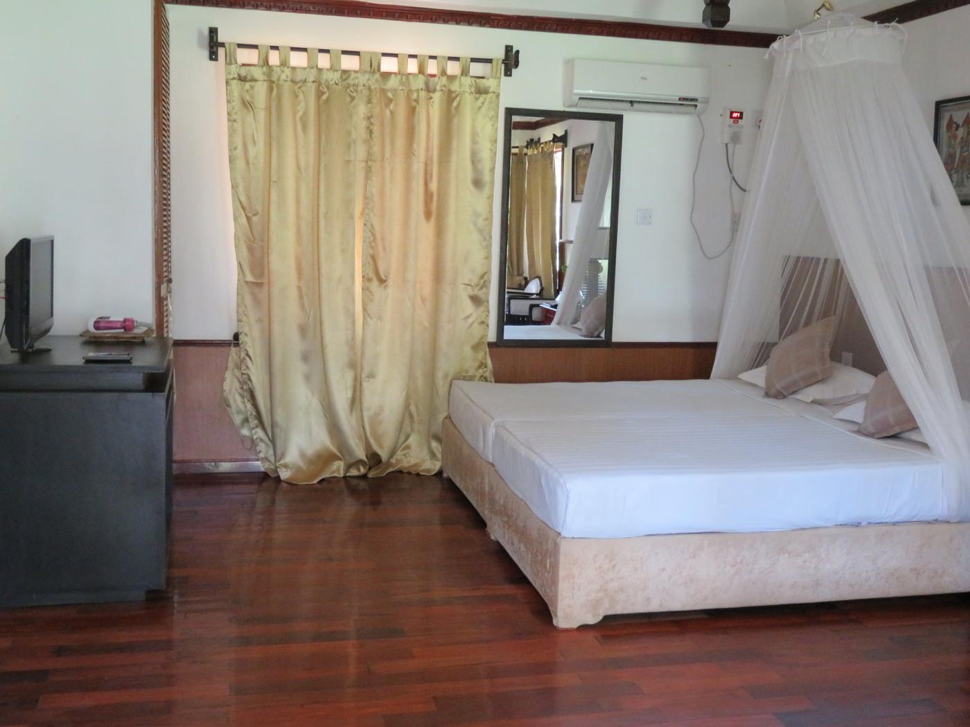 Room interior, Emerald Sea Resort
