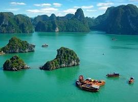 Halong Bay Cruise, Vietnam