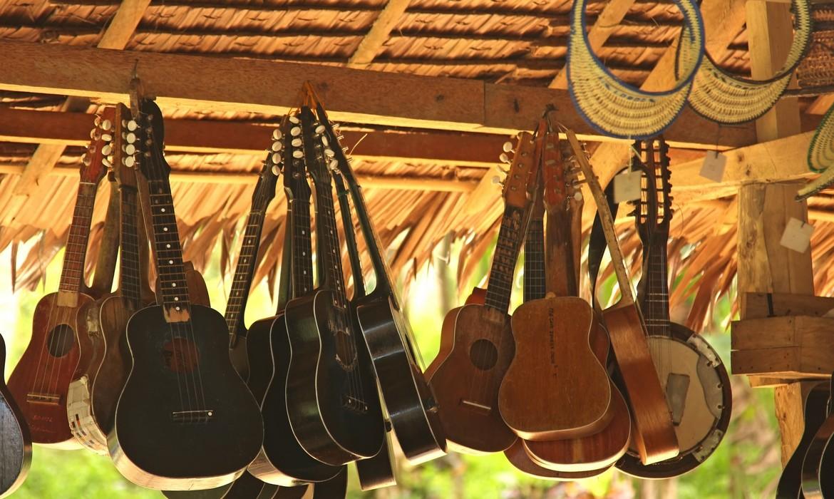 Guitars, Loboc River, Bohol