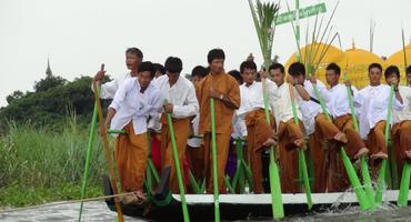 Leg rowers, Inle Lake