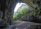 Hang En Caving Adventure