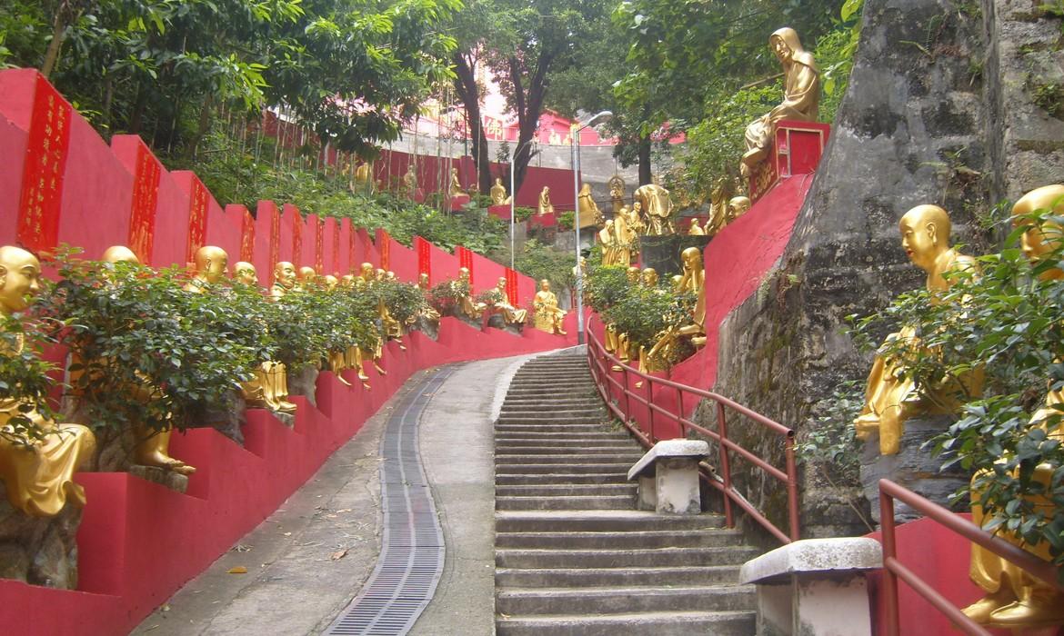 Ten Thousand Buddhas Monastery, Hong Kong