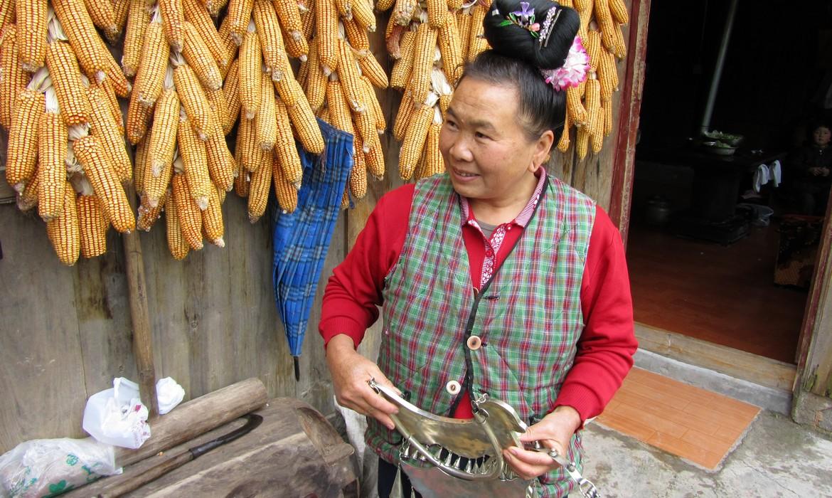 Saleswoman, Langde Village