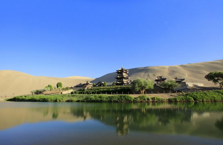 Crescent Lake, Dunhuang