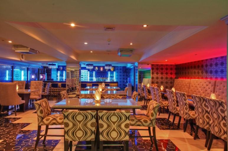 Bar, Le Monet Hotel