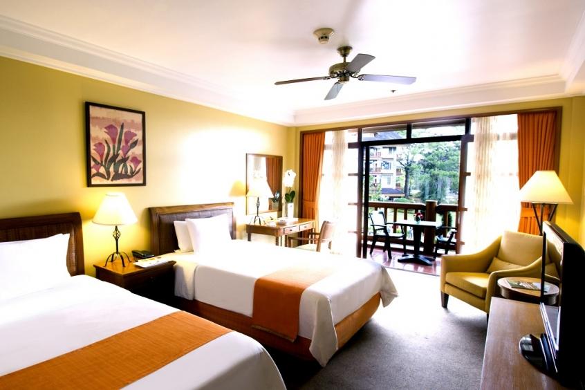 Deluxe Room, the Manor at Camp John Hay